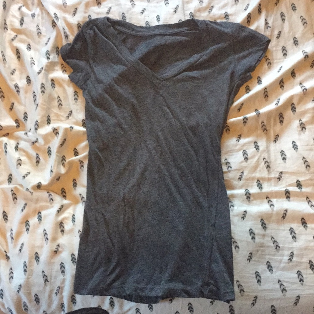 Grey tee